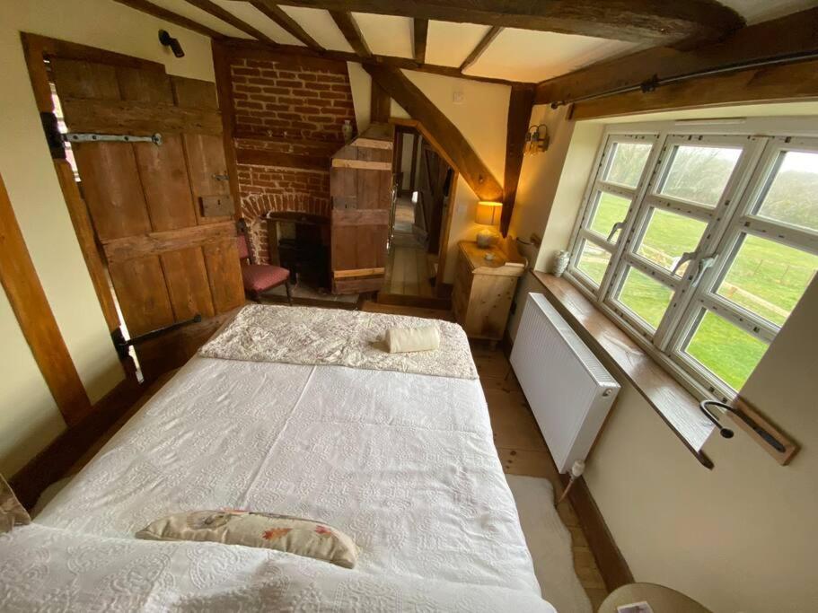 A Newly Renovated, Cosy Escape In The Beautiful Shepherd'S Cottage Dereham Exterior foto