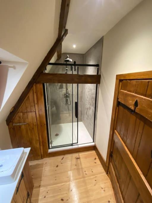 A Newly Renovated, Cosy Escape In The Beautiful Shepherd'S Cottage Dereham Exterior foto